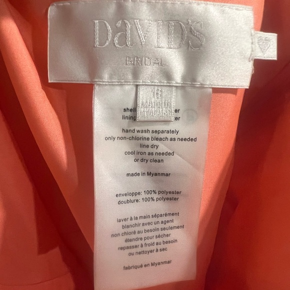 ♻️David’s Bridal Coral Strapless Bridesmaids Gown - Picture 4 of 6